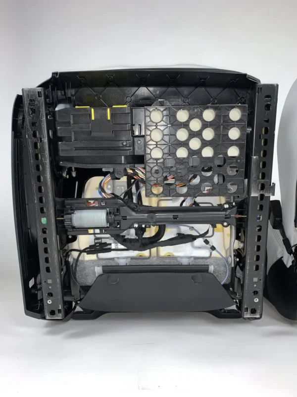 10044_BMW_M5_interior-12-1100x1467 Interior BMW M5 (F90) Leather Silverstone