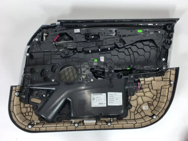 10044_BMW_M5_interior-29-1100x825 Interior BMW M5 (F90) Leather Silverstone