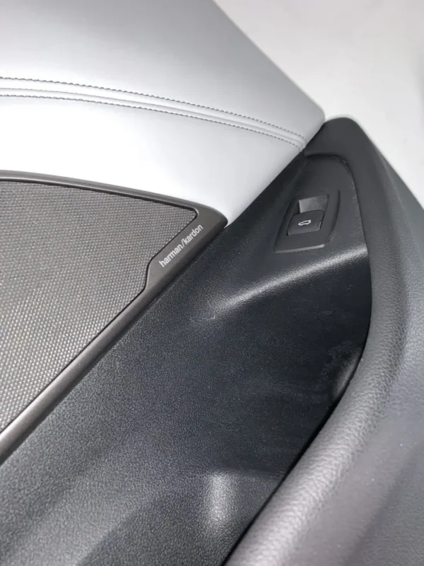 10049_BMW_M5_interior-20-1100x1467 Interior BMW M5 (F90) Leather Silverstone