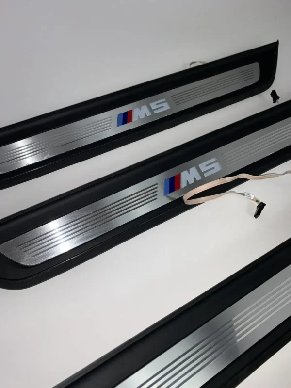 10049_BMW_M5_interior-35-1100x1467 Interior BMW M5 (F90) Leather Silverstone