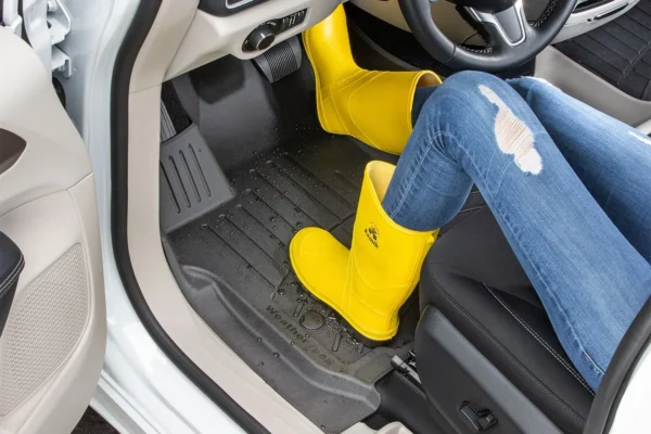 BMW 3-Series 2025, HP Floor Liners by WeatherTech®.