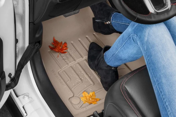 BMW 3-Series 2025, HP Floor Liners by WeatherTech®.