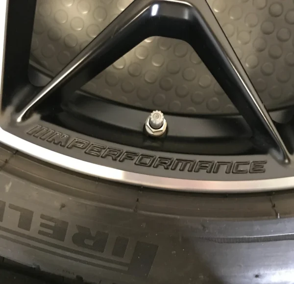 s-l960 (2) GENUINE BMW X7 G07, 785M, M Performance 22" Alloy Wheels, Pirelli P-Zero tyres.