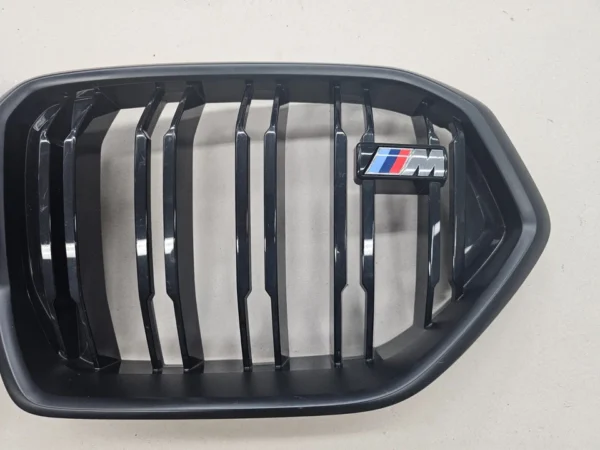 BMW X6M X6 F96 G06 Front Bumper Center Grille Assembly 2024 2025 OEM
