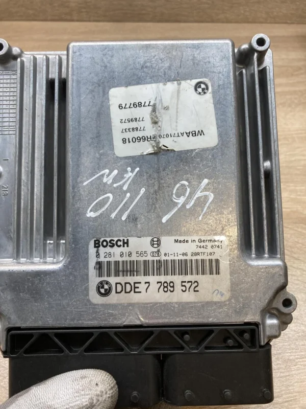 7789572 0281010565 Engine control unit/module ECU Fits for BMW 3 E46-