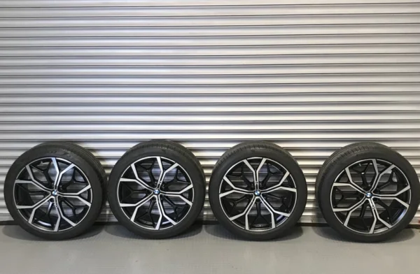 s-l960 GENUINE BMW X7 G07, 785M, M Performance 22" Alloy Wheels, Pirelli P-Zero tyres.
