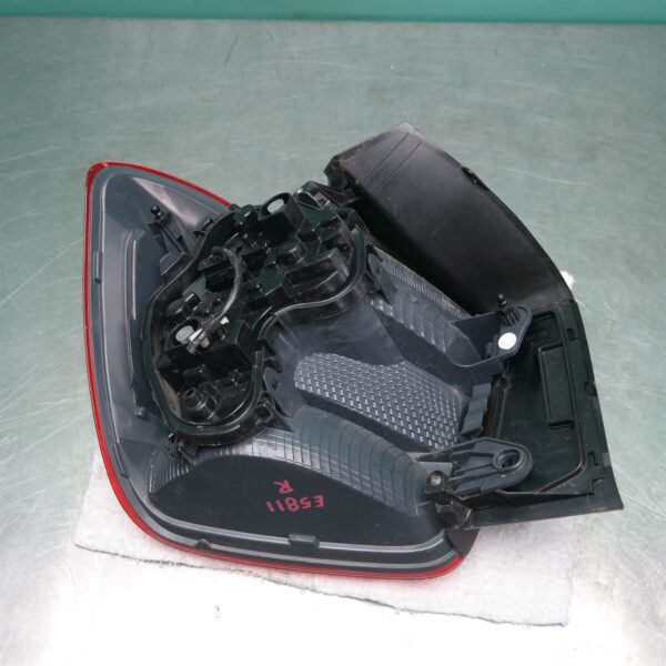 RIGHT TAILLIGHT F20, HATCH, NON LED TYPE, 06/11-03/15