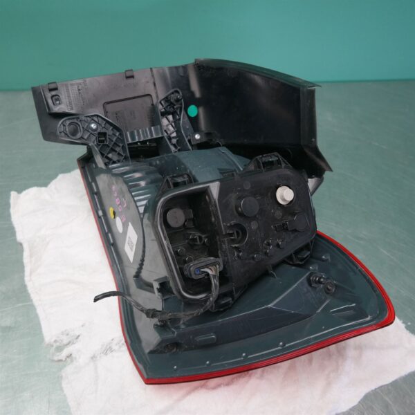 LEFT TAILLIGHT F20, HATCH, LED, NON TINTED TYPE, 03/15-05/19