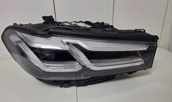 44 BMW 5 Series G30 G31 F90 LCI Adaptive LED Headlight RIGHT OEM GENUINE 9850582
