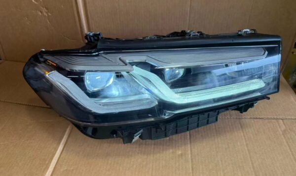 77 2021-2023 BMW 5 SERIES G30 G31 LED Headlight Adaptive RIGHT Passenger OEM