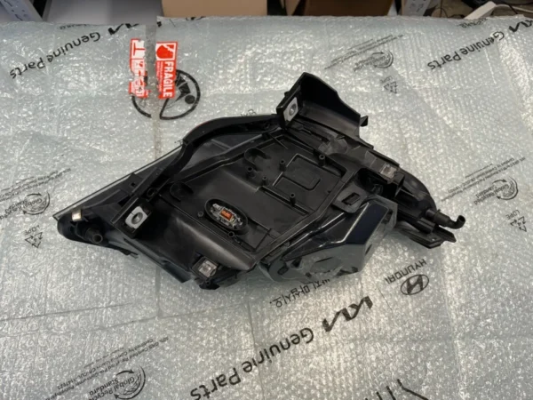 BMW 5 Series E60 LCI, E61 LCI Xenon Headlight LEFT USED GENUINE 7177751