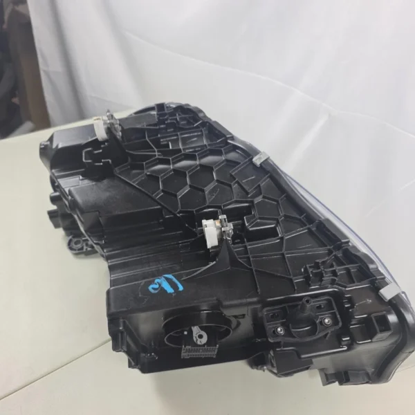 BMW X3 X4 G01 G02 LED Adaptive Headlight RIGHT GENUINE OEM 8739654