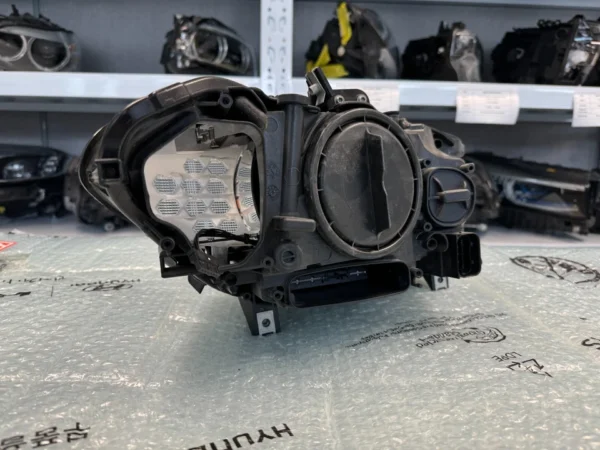 BMW 5 Series F10,F11,F18 Xenon Headlight LEFT USED GENUINE 7271911