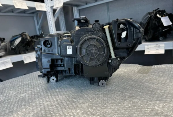 s-l960 (5) BMW 5 Series G30 G31 G38 F90 ICON Adaptive LED Headlight RIGHT GENUINE 7214962