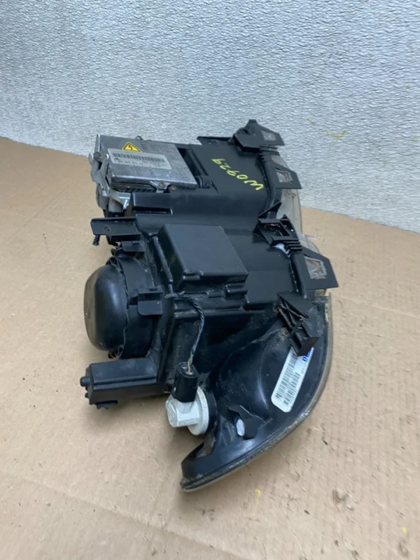 s-l960 (7) 2002 to 2005 BMW 3 E46 Sedan Left Driver LH Xenon HID OEM Headlight W0729 DW