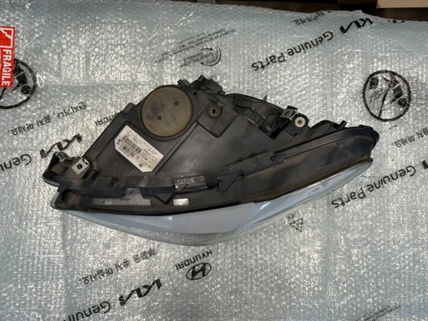 BMW 5 Series F10,F11,F18 Xenon Headlight LEFT USED GENUINE 7271911