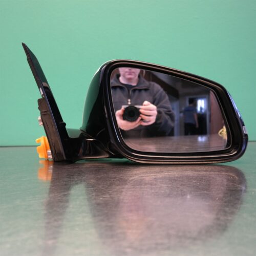 RIGHT DOOR MIRROR F32 (246) *51-07*