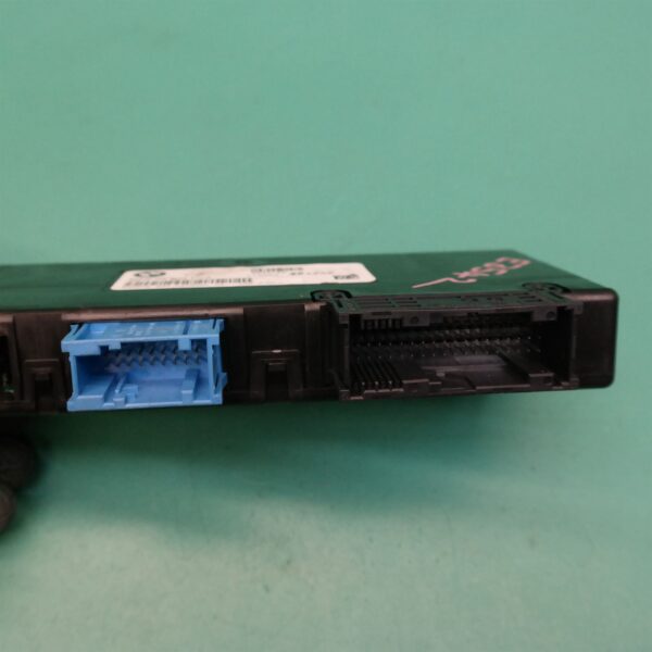 ECU F25 # Gateway Module # (FC7) *61-25*