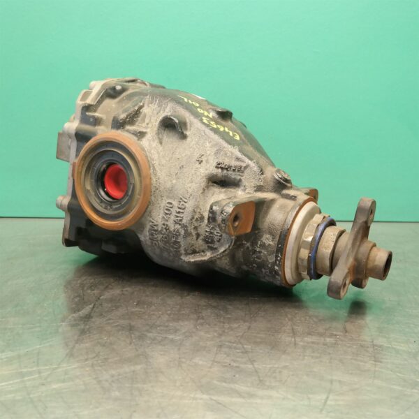 DIFFERENTIAL CENTRE F30 (723) *33-05* 2.81 Ratio D4