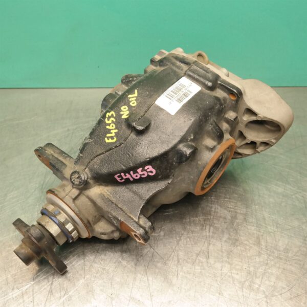 DIFFERENTIAL CENTRE F30 (723) *33-05* 2.81 Ratio D4