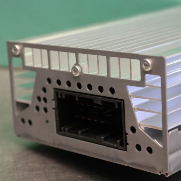 STEREO/HEAD UNIT F10 # Amplifier # (592) *65-25* 9.312.592