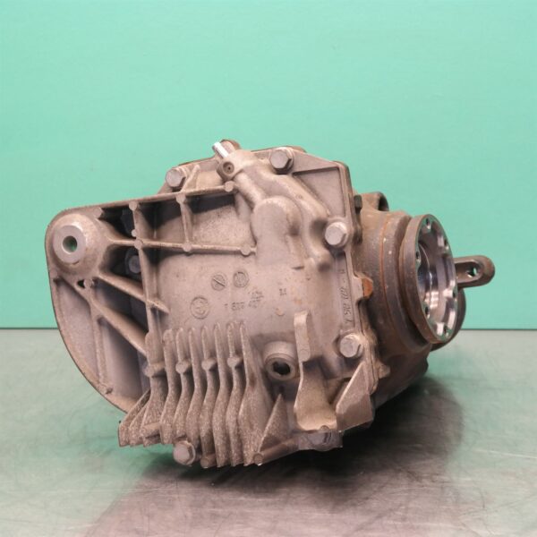 DIFFERENTIAL CENTRE E53 REAR 4.10, V8 02/04-