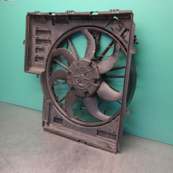 FAN #ELEC FAN# (ENG) E53 (on late v8 instead of viscous) 10/03