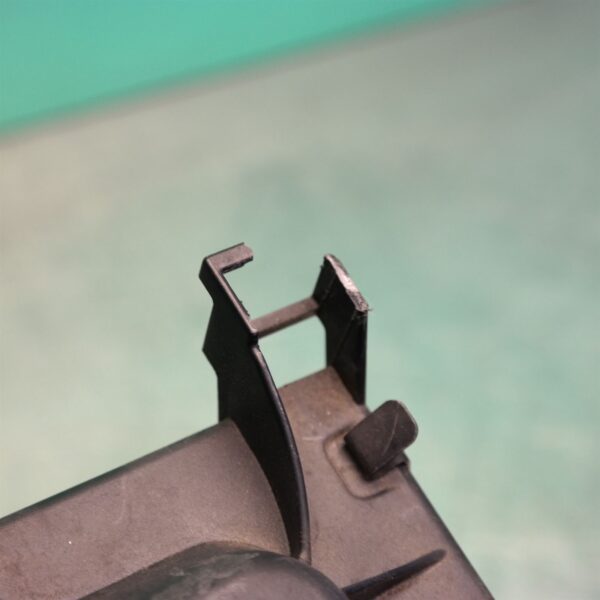 AIR CLEANER/BOX E70 (725) *13-20* P