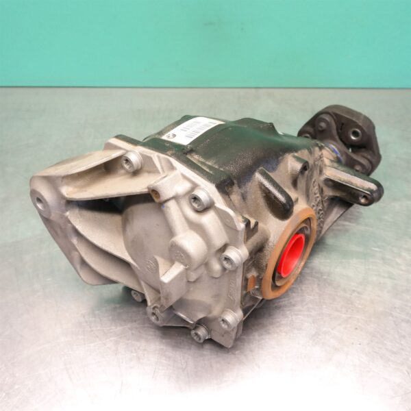 DIFFERENTIAL CENTRE F30 (723) *33-05* 2.81 Ratio D4