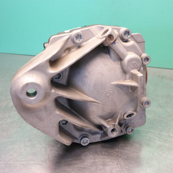 DIFFERENTIAL CENTRE F30 (723) *33-05* 2.81 Ratio D4