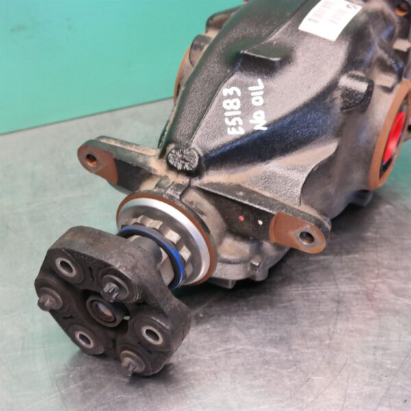 DIFFERENTIAL CENTRE F30 (723) *33-05* 2.81 Ratio D4