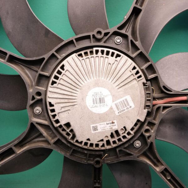 FAN E70 (242) *17-10*