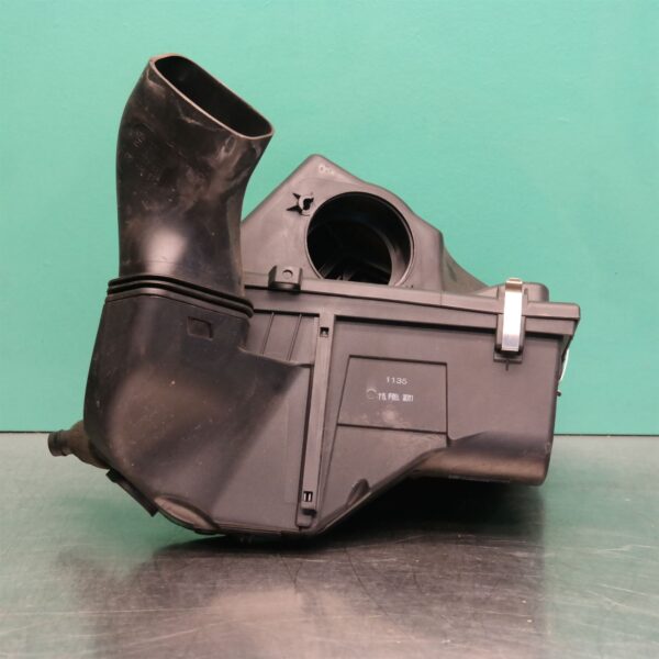 AIR CLEANER/BOX E84 (599) *13-20*