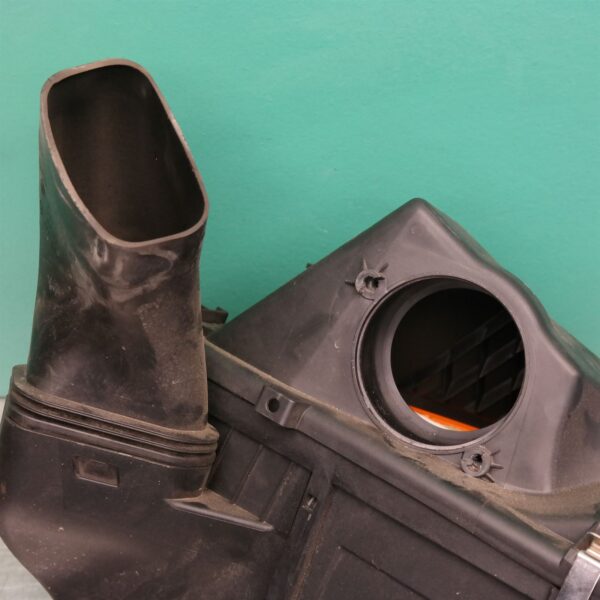 AIR CLEANER/BOX E84 (599) *13-20*