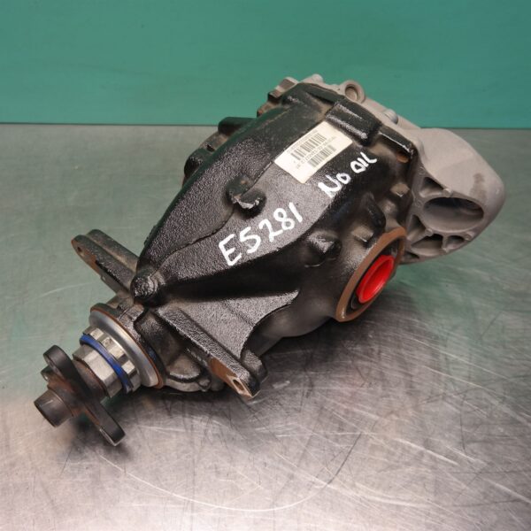 DIFFERENTIAL CENTRE F30 (723) *33-05* 2.81 Ratio D4