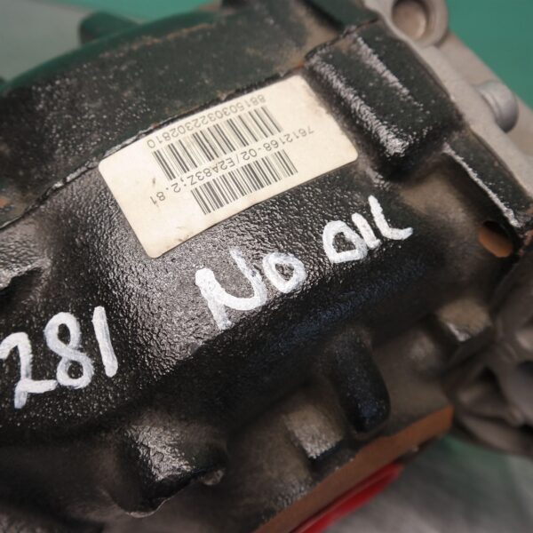 DIFFERENTIAL CENTRE F30 (723) *33-05* 2.81 Ratio D4