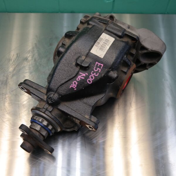 DIFFERENTIAL CENTRE F30 (723) *33-05* 2.81 Ratio D4