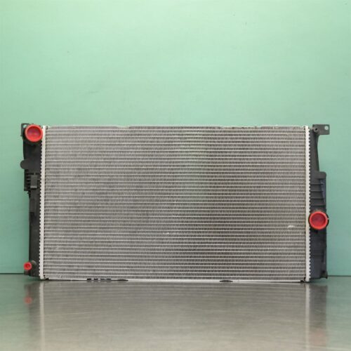 RADIATOR F30 (102) *17-05*