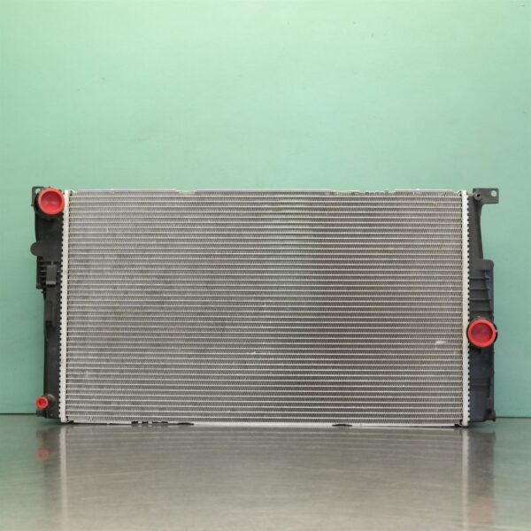 RADIATOR F30 (102) *17-05*