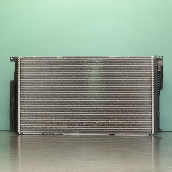 RADIATOR F30 (102) *17-05*