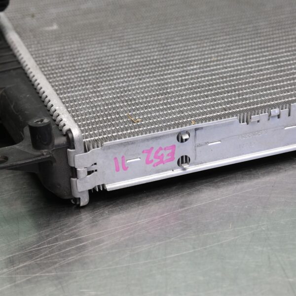 RADIATOR F30 (102) *17-05*