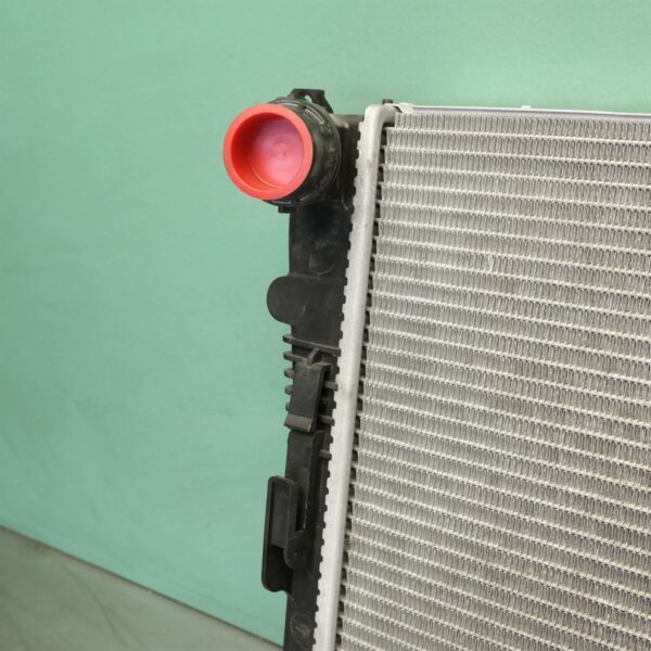 RADIATOR F30 (102) *17-05*