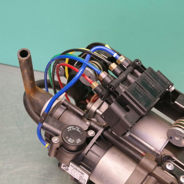 AIR RIDE COMPRESSOR G11 (882) *33-50*