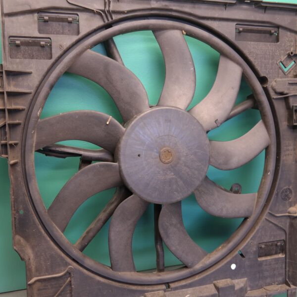 FAN E70 (242) *17-10*