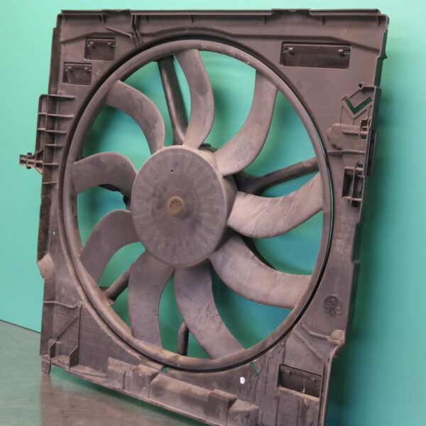 FAN E70 (242) *17-10*