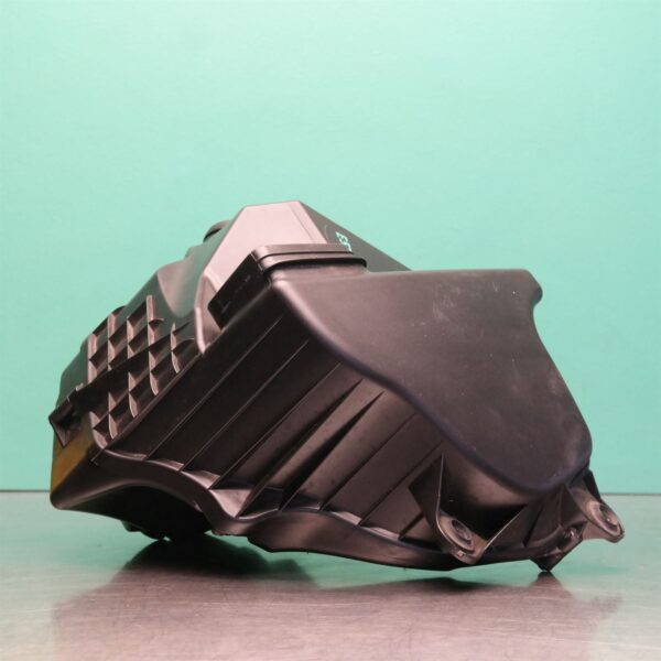 AIR CLEANER/BOX E87 (422) *13-20*