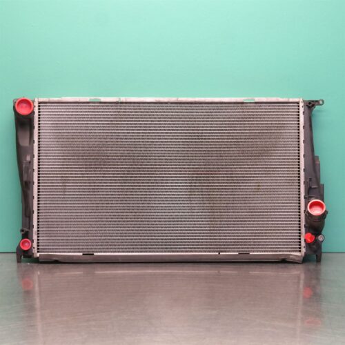 RADIATOR E87 (059) *17-05*