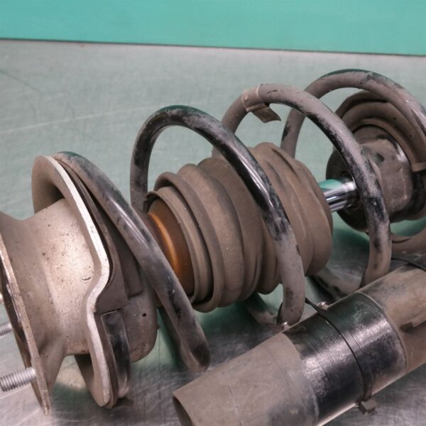 STRUT SET E90 (155) (156) *31-10* P4