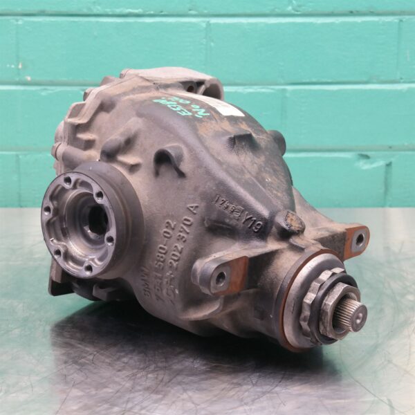 DIFFERENTIAL CENTRE E90 (054) *33-05* 3.46R P6