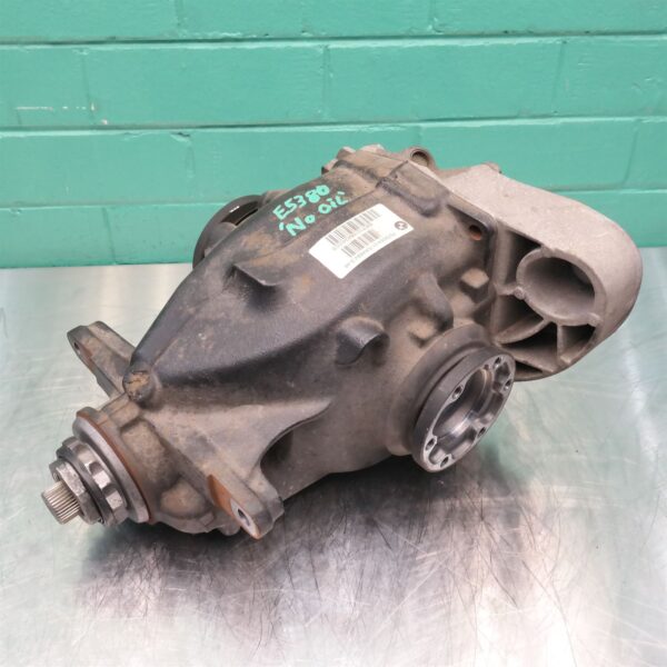 DIFFERENTIAL CENTRE E90 (054) *33-05* 3.46R P6